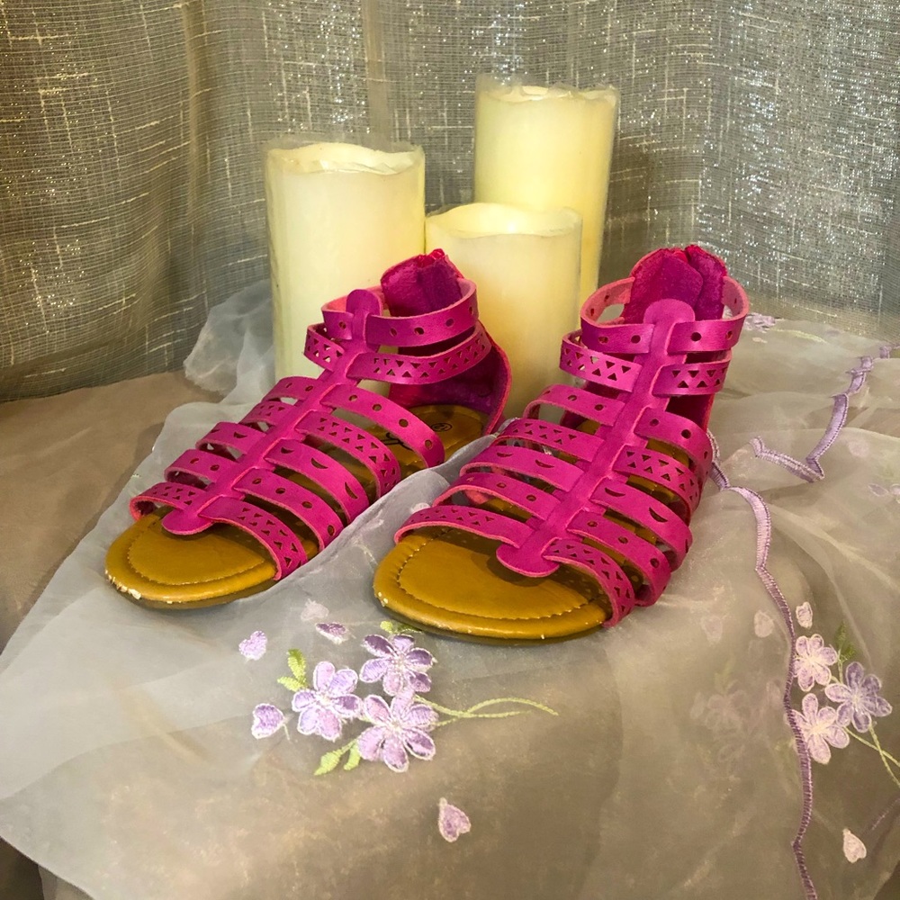 Pink junior Sandals 👡